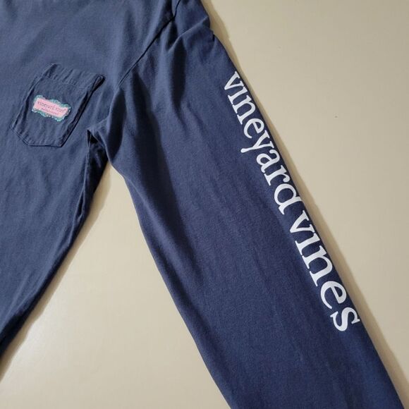 Vineyard Vines Garland Logo Box Long Sleeve Pocket Tee - Picture 13 of 16